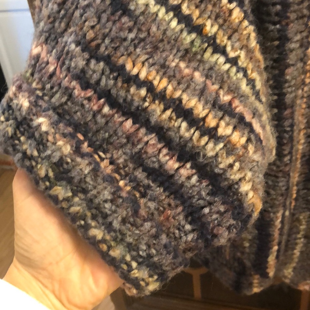 Sweater - Picture 3 of 6